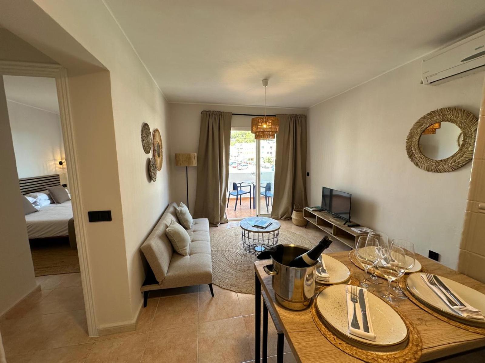 Apartamentos Ses Veles Кала-Льонга Екстер'єр фото