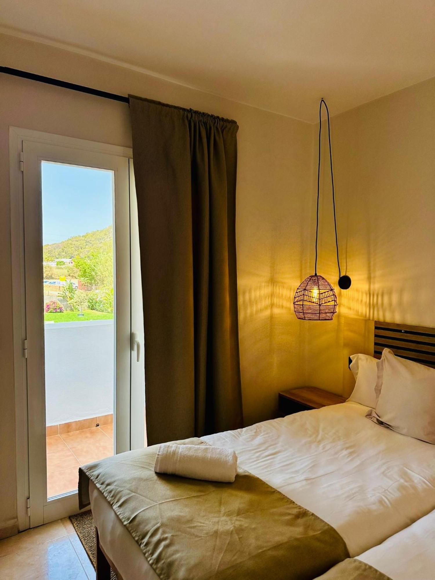 Apartamentos Ses Veles Кала-Льонга Екстер'єр фото