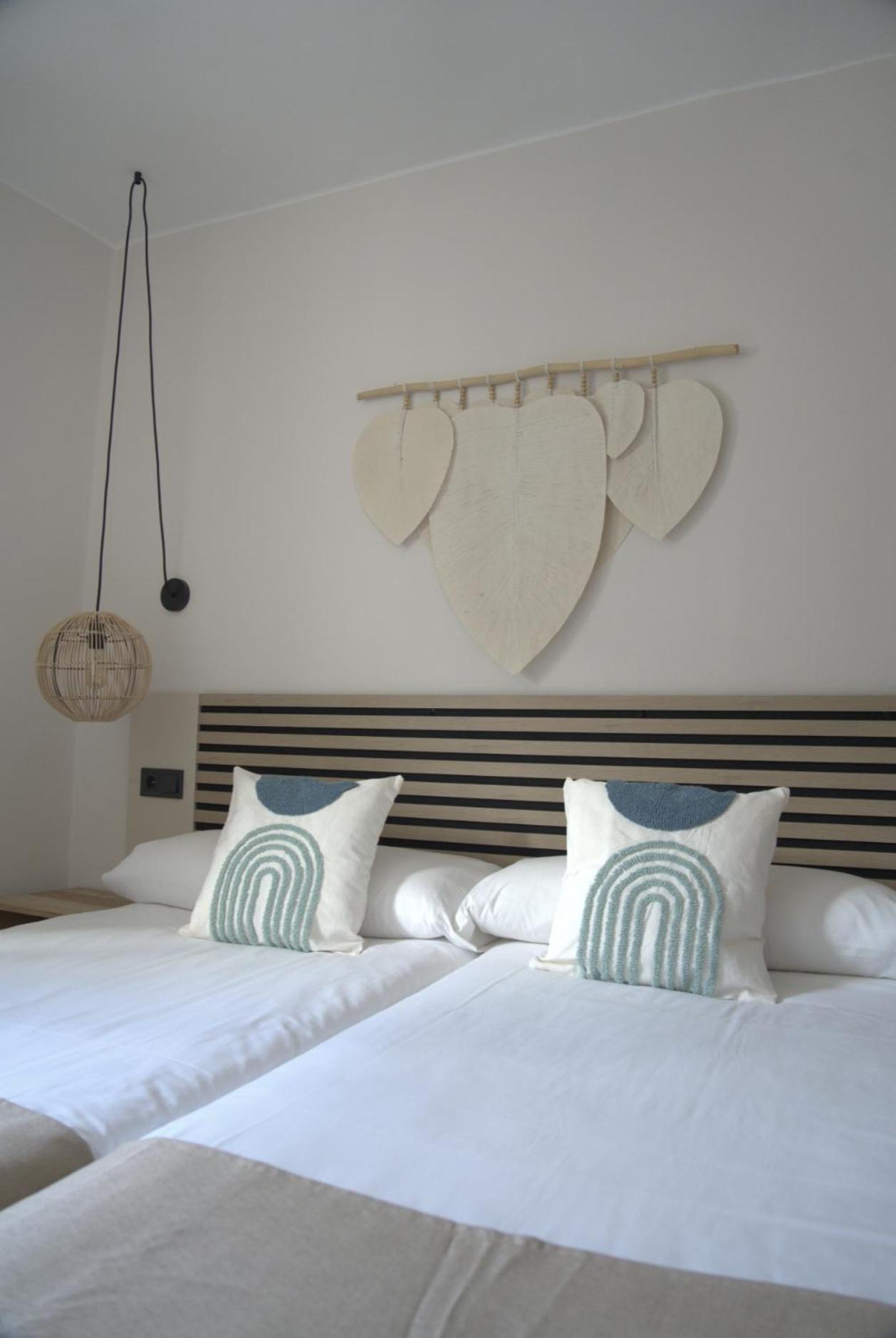 Apartamentos Ses Veles Кала-Льонга Екстер'єр фото